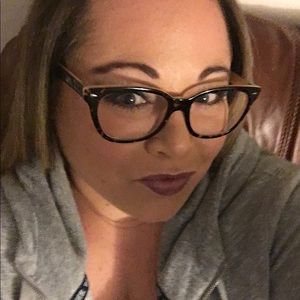 Meet your Posher, Lindsey